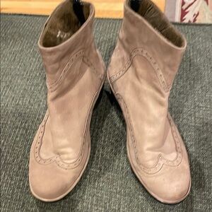 Fly London Tan leather short boots (sz 38)